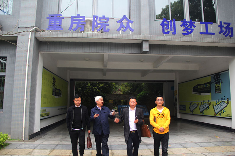 1522378183517976.jpg 校园参观.JPG